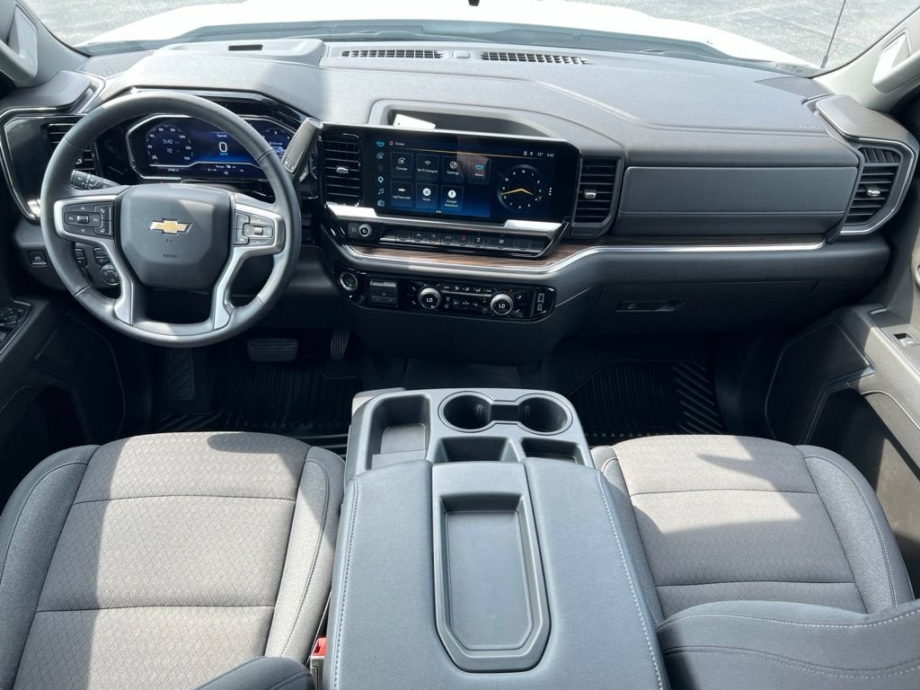 2025 Chevrolet Silverado 1500 LT (2FL)