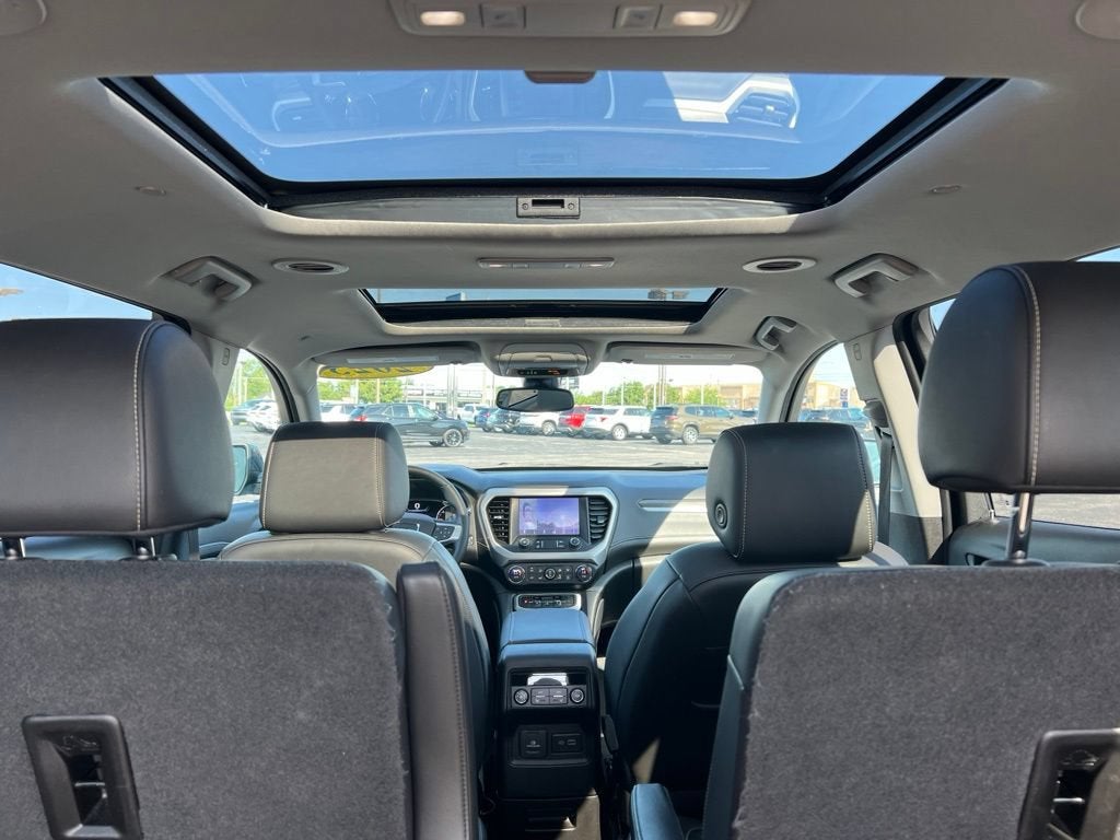 2023 GMC Acadia SLT