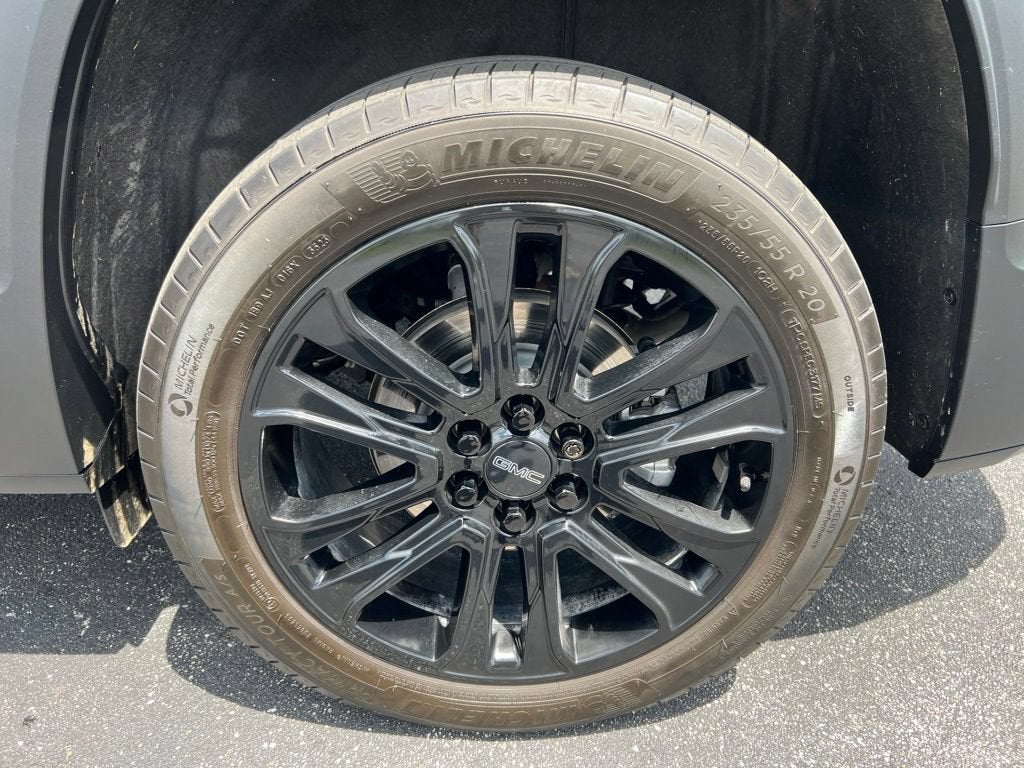 2023 GMC Acadia SLT