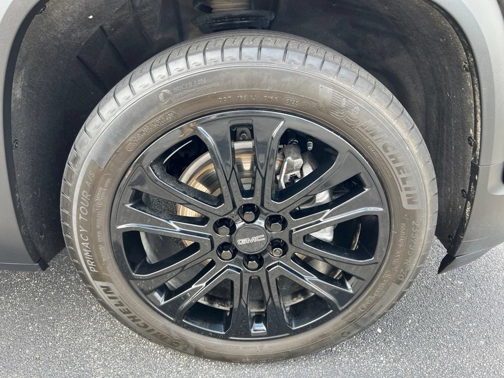 2023 GMC Acadia SLT