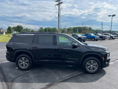 2025 Chevrolet Traverse LT