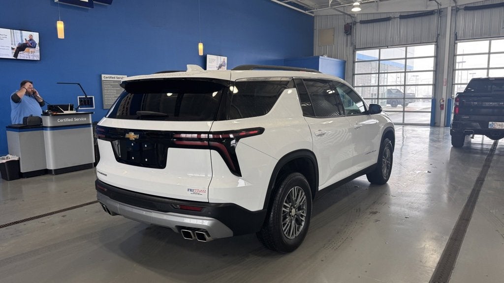 2025 Chevrolet Traverse LT