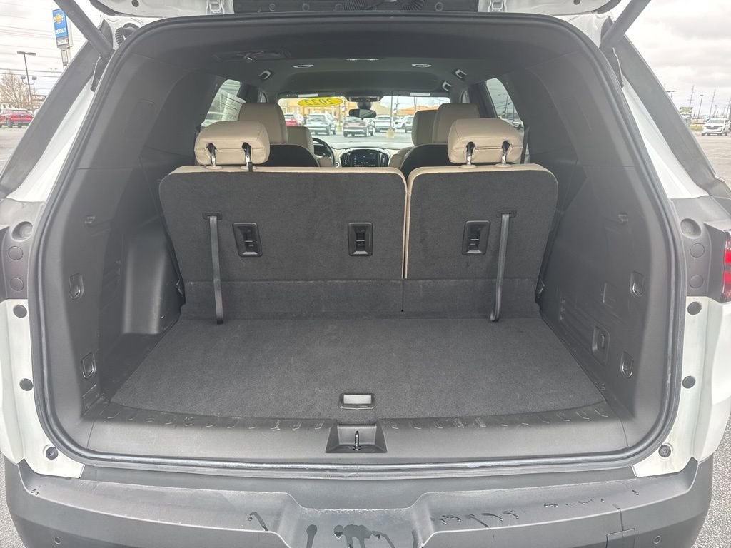 2022 Chevrolet Traverse LT Leather