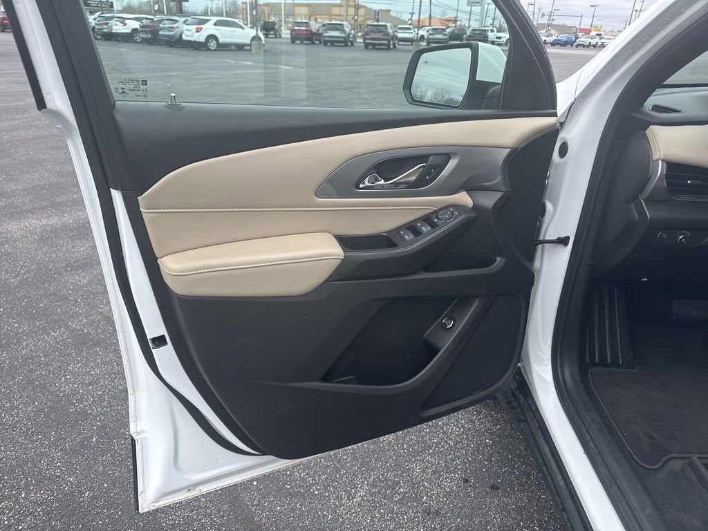 2022 Chevrolet Traverse LT Leather