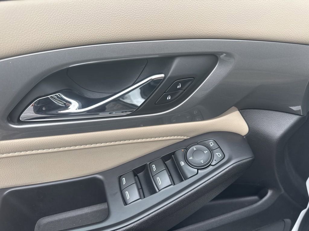 2022 Chevrolet Traverse LT Leather