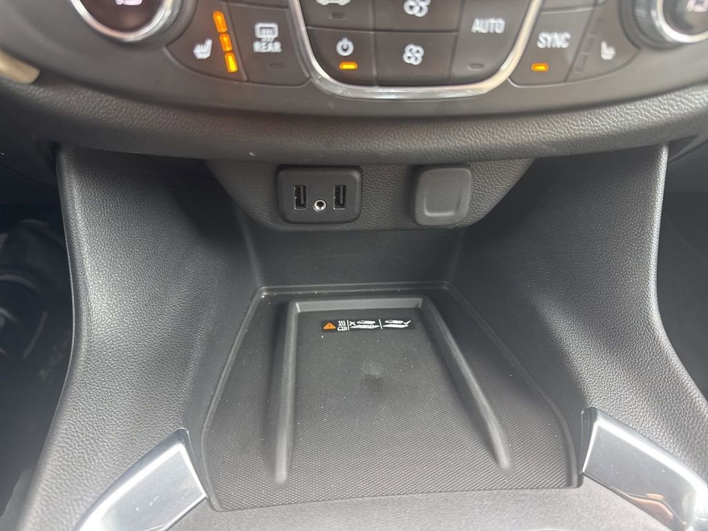 2022 Chevrolet Traverse LT Leather