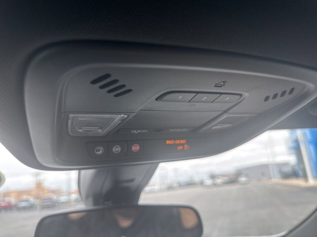 2022 Chevrolet Traverse LT Leather