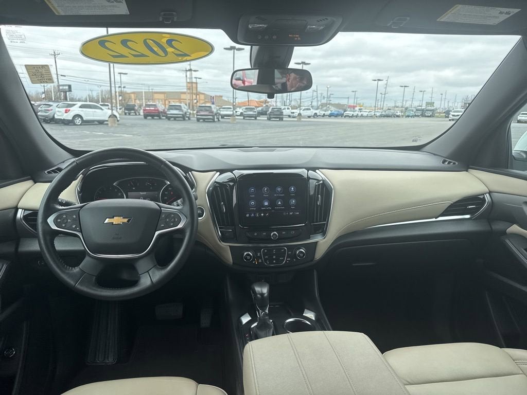 2022 Chevrolet Traverse LT Leather