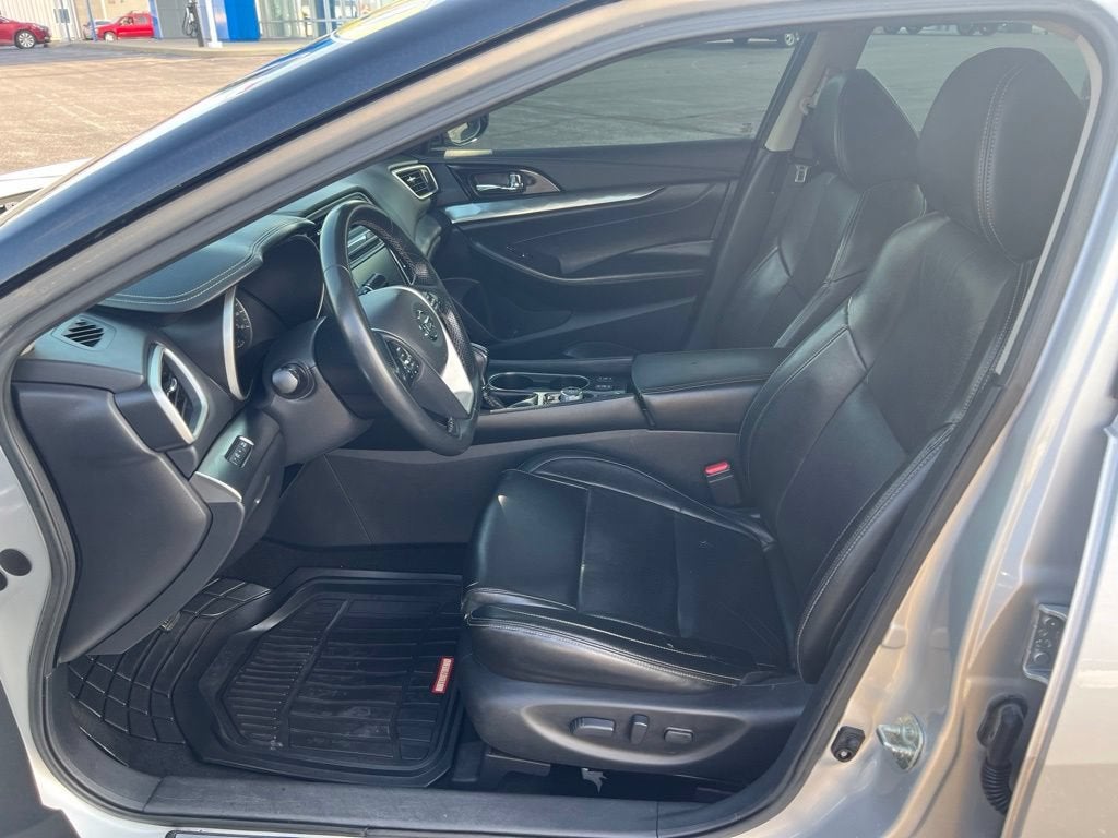 2020 Nissan Maxima SV
