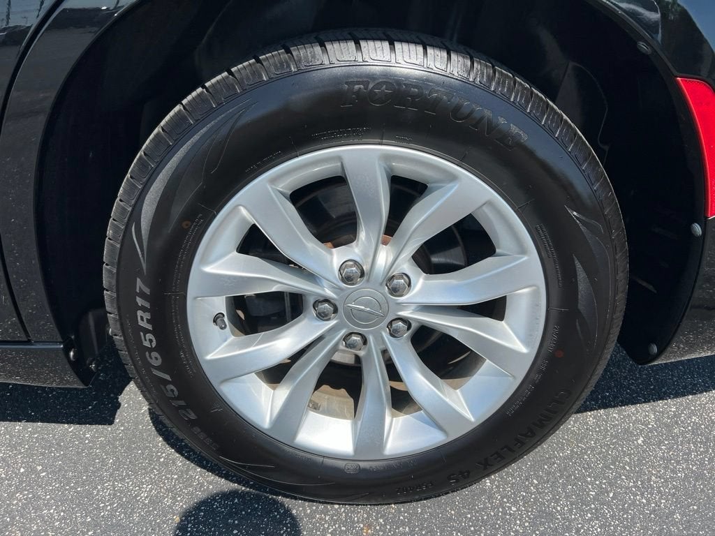 2015 Chrysler 300 Limited