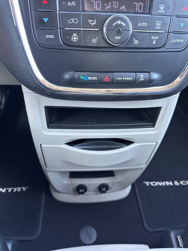 2016 Chrysler Town & Country Touring-L