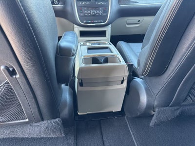 2016 Chrysler Town & Country Touring-L