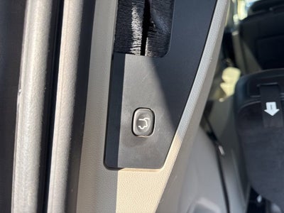 2016 Chrysler Town & Country Touring-L