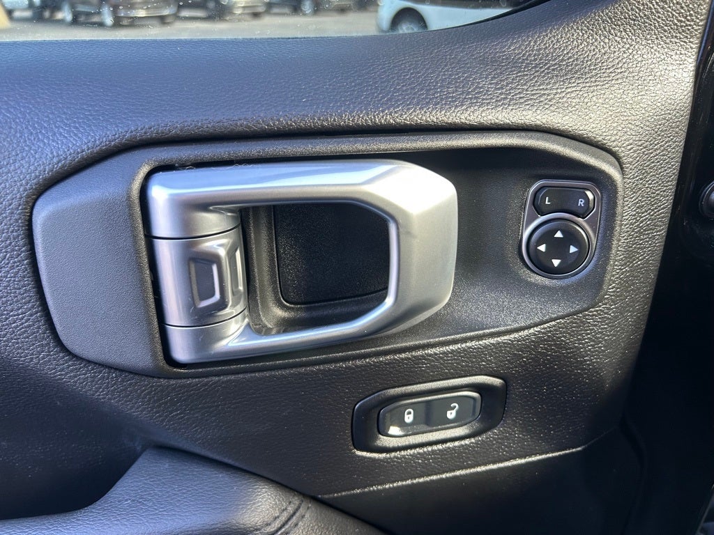 2022 Jeep Wrangler Unlimited Sahara Altitude