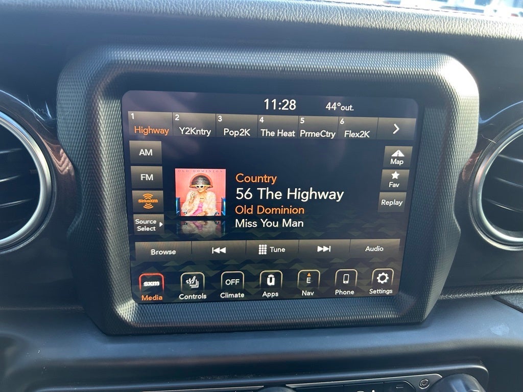 2022 Jeep Wrangler Unlimited Sahara Altitude