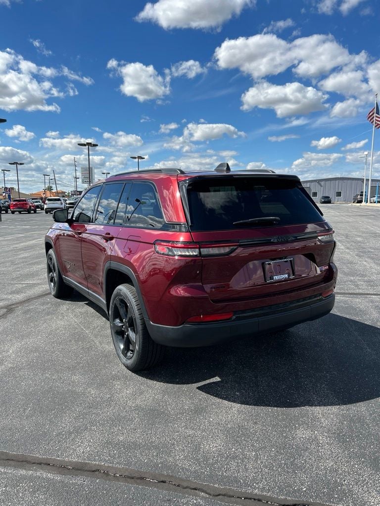 2022 Jeep Grand Cherokee Altitude