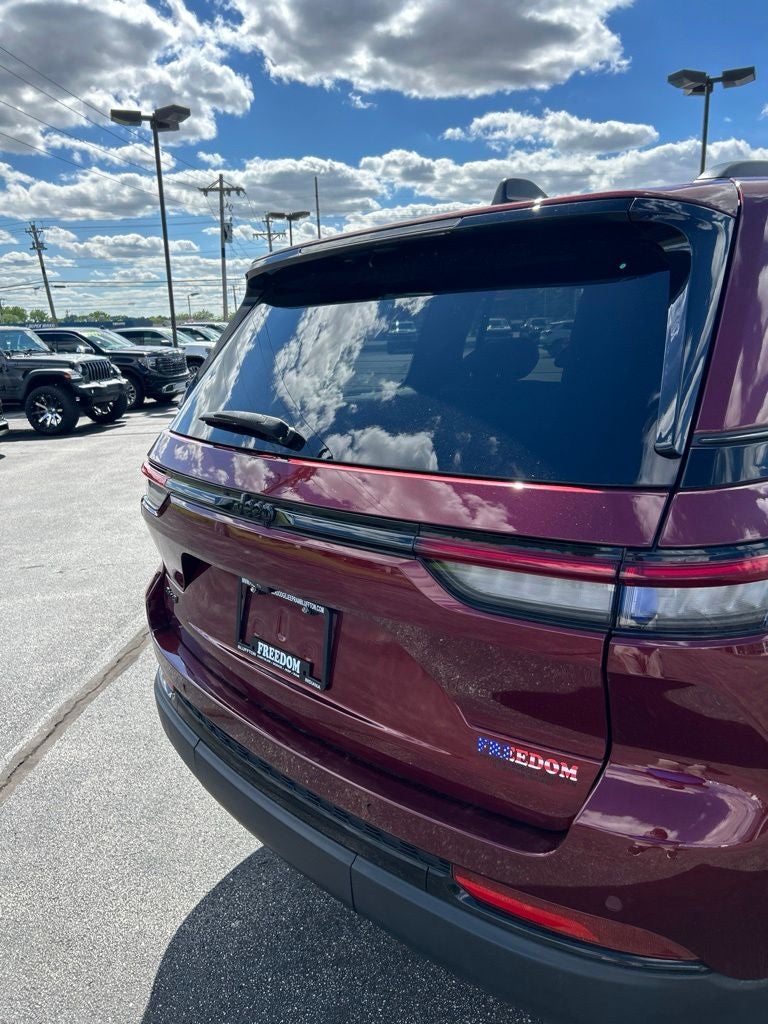 2022 Jeep Grand Cherokee Altitude