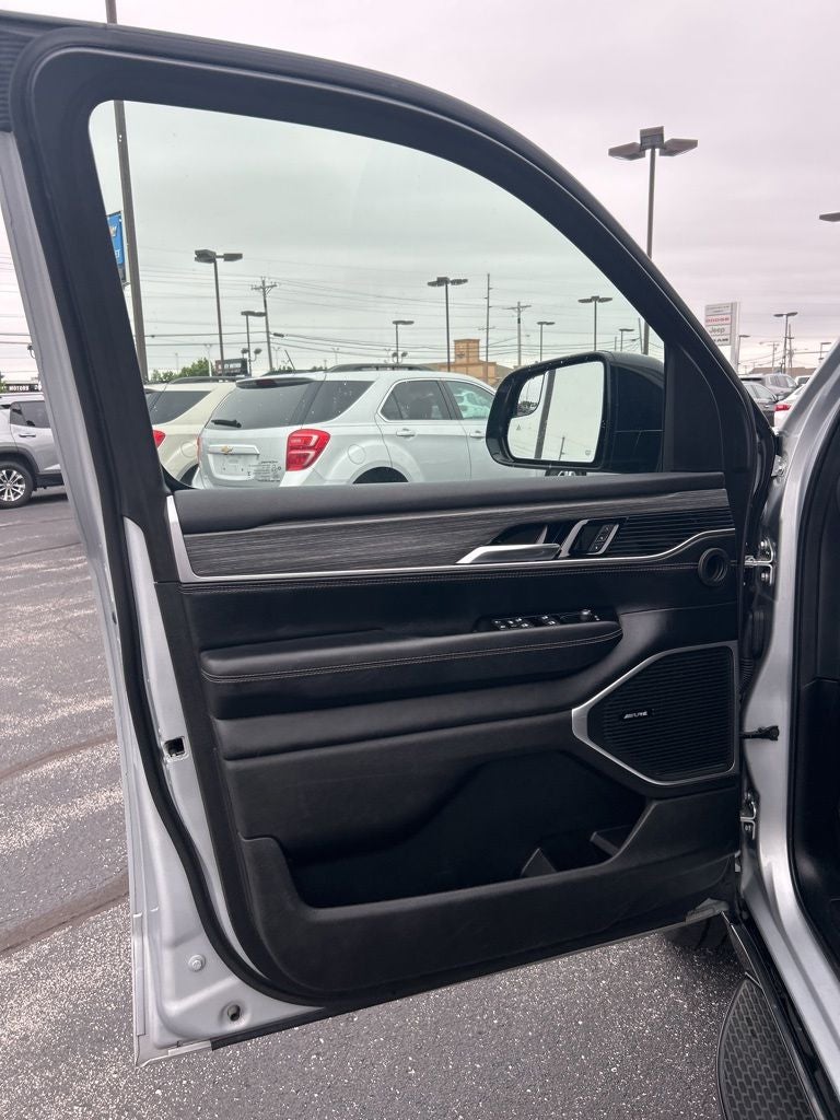 2024 Jeep Wagoneer L Series II