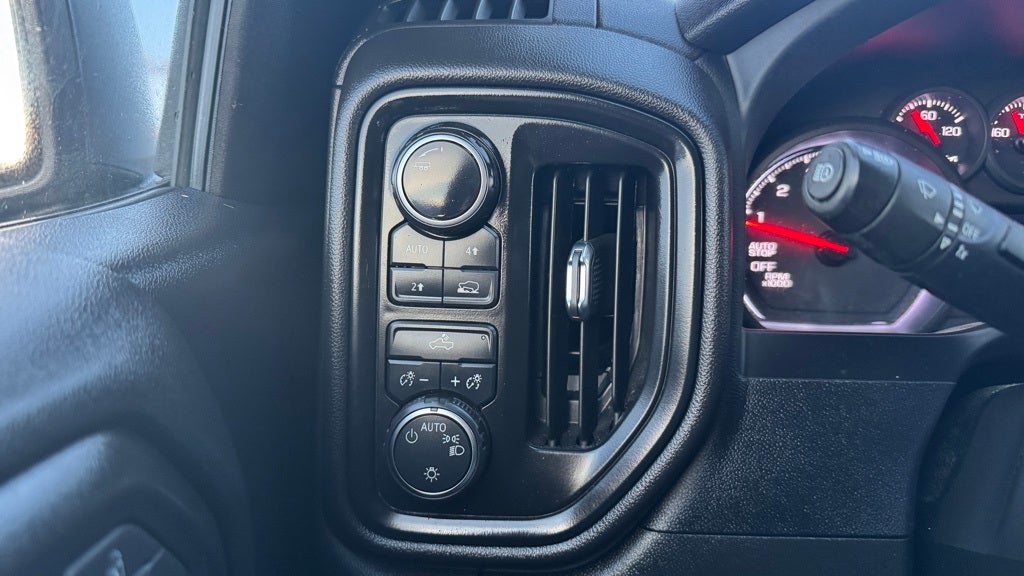 2022 Chevrolet Silverado 1500 Custom