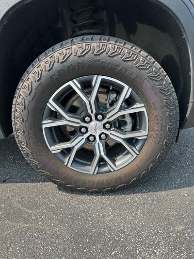 2025 GMC Acadia AT4