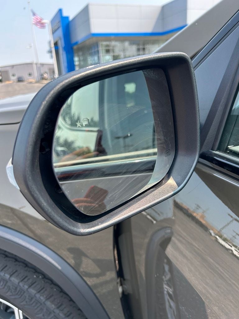 2025 GMC Acadia AT4