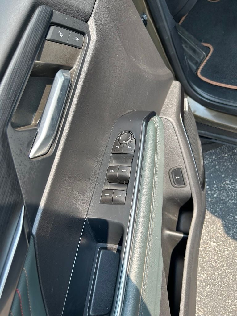 2025 GMC Acadia AT4
