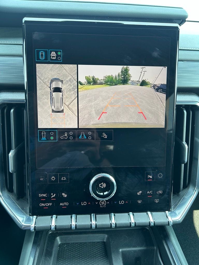 2025 GMC Acadia AT4