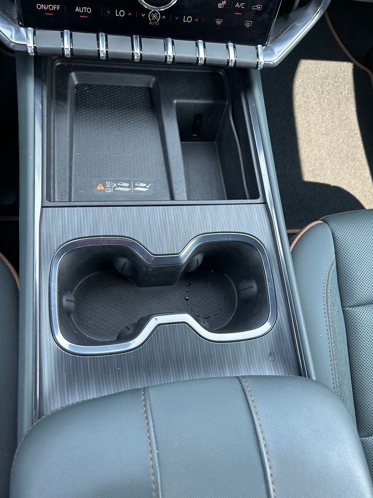 2025 GMC Acadia AT4