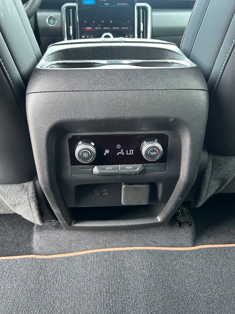 2025 GMC Acadia AT4