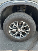 2025 GMC Acadia AT4