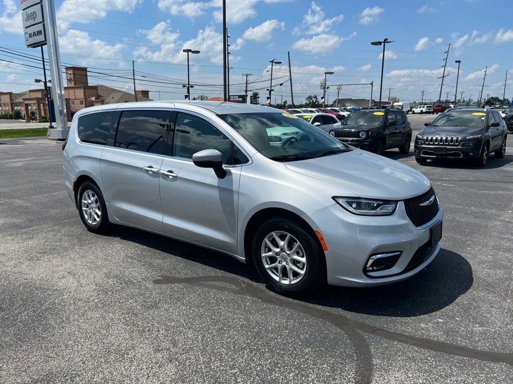 2023 Chrysler Pacifica Touring L