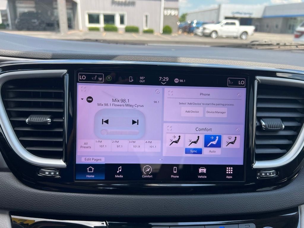 2023 Chrysler Pacifica Touring L