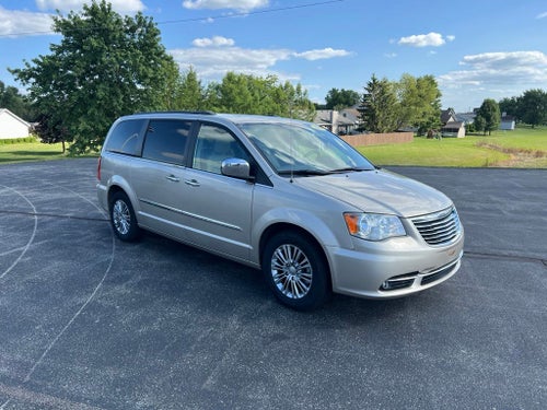 2013 Chrysler Town & Country Touring-L