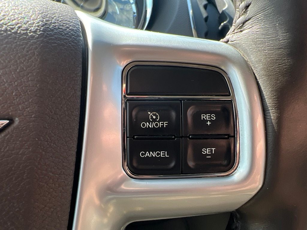 2013 Chrysler Town & Country Touring-L