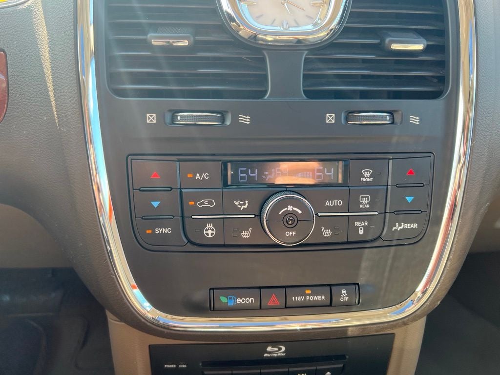2013 Chrysler Town & Country Touring-L