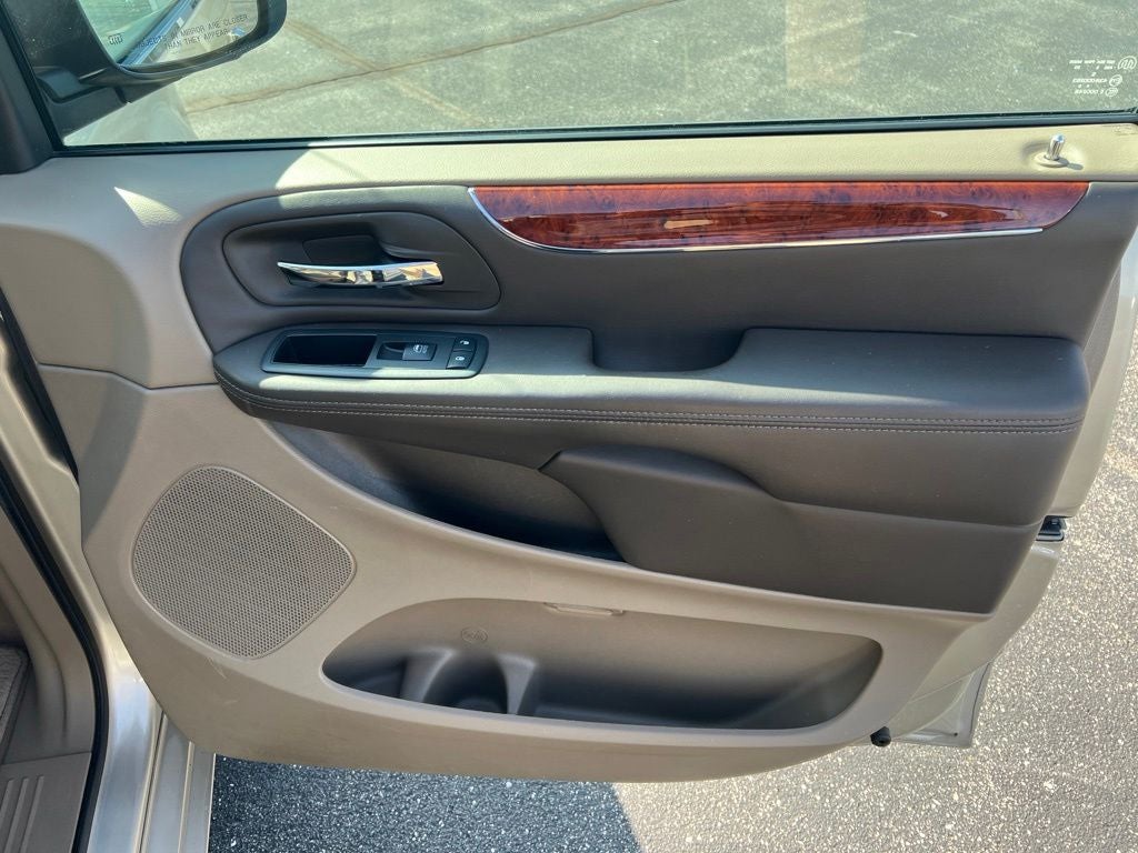 2013 Chrysler Town & Country Touring-L