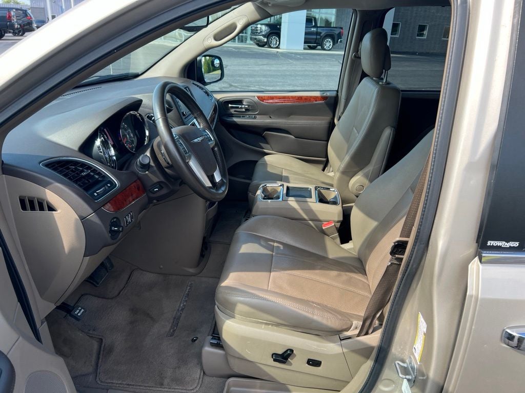 2013 Chrysler Town & Country Touring-L