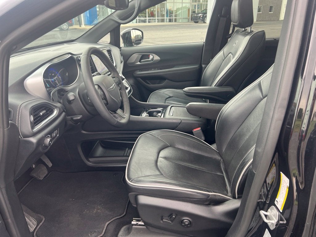 2025 Chrysler Pacifica Limited