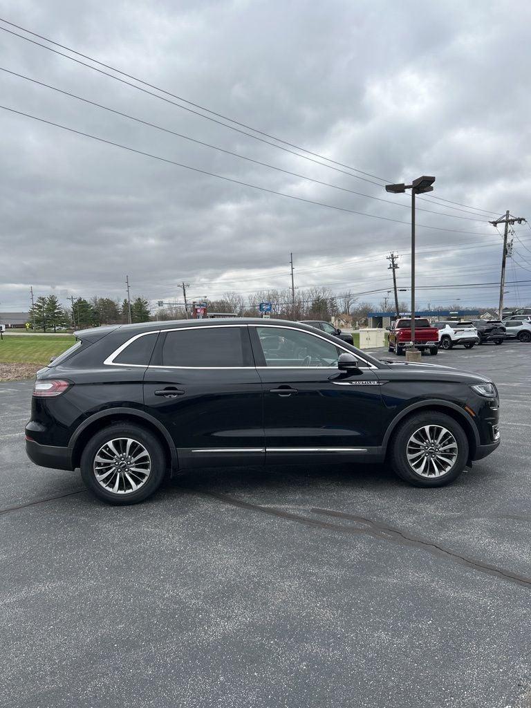 2019 Lincoln Nautilus Select