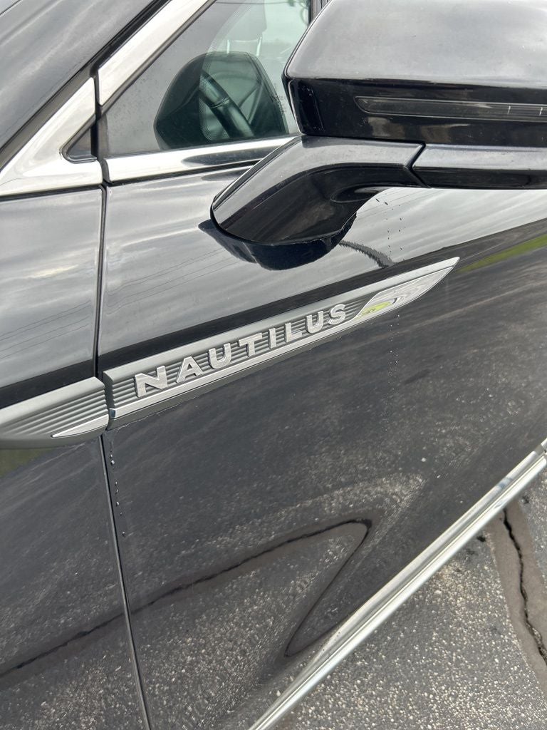 2019 Lincoln Nautilus Select