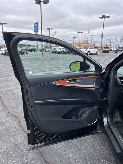 2019 Lincoln Nautilus Select