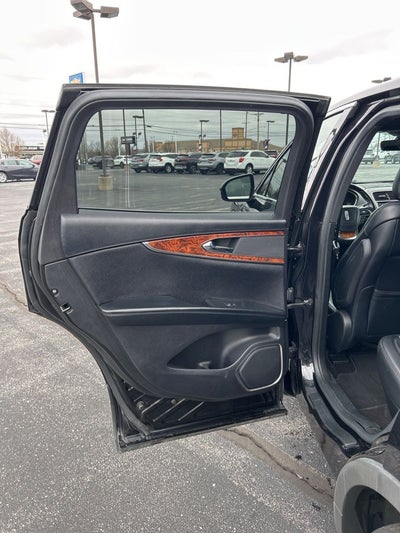 2019 Lincoln Nautilus Select