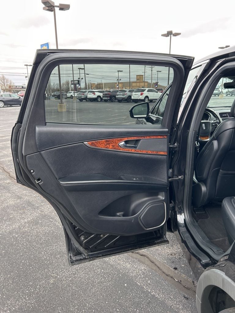 2019 Lincoln Nautilus Select