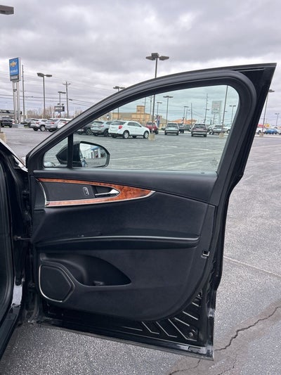 2019 Lincoln Nautilus Select