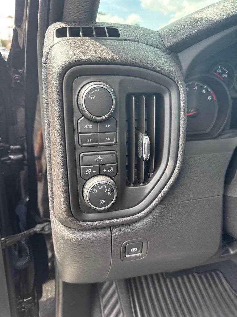 2023 Chevrolet Silverado 1500 Custom Trail Boss
