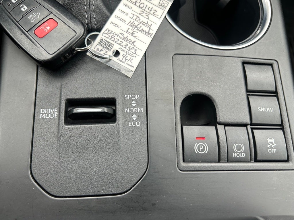 2023 Toyota Highlander LE